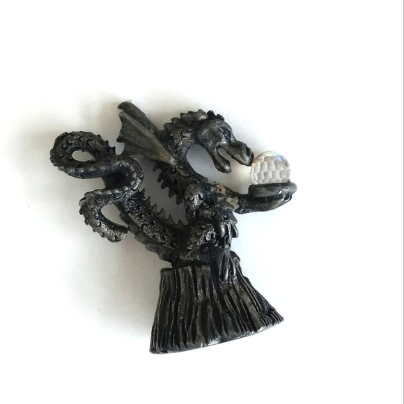 Pewter Dragon Holding a Crystal Figurine 1/2" Tall - Picture 6 of 12